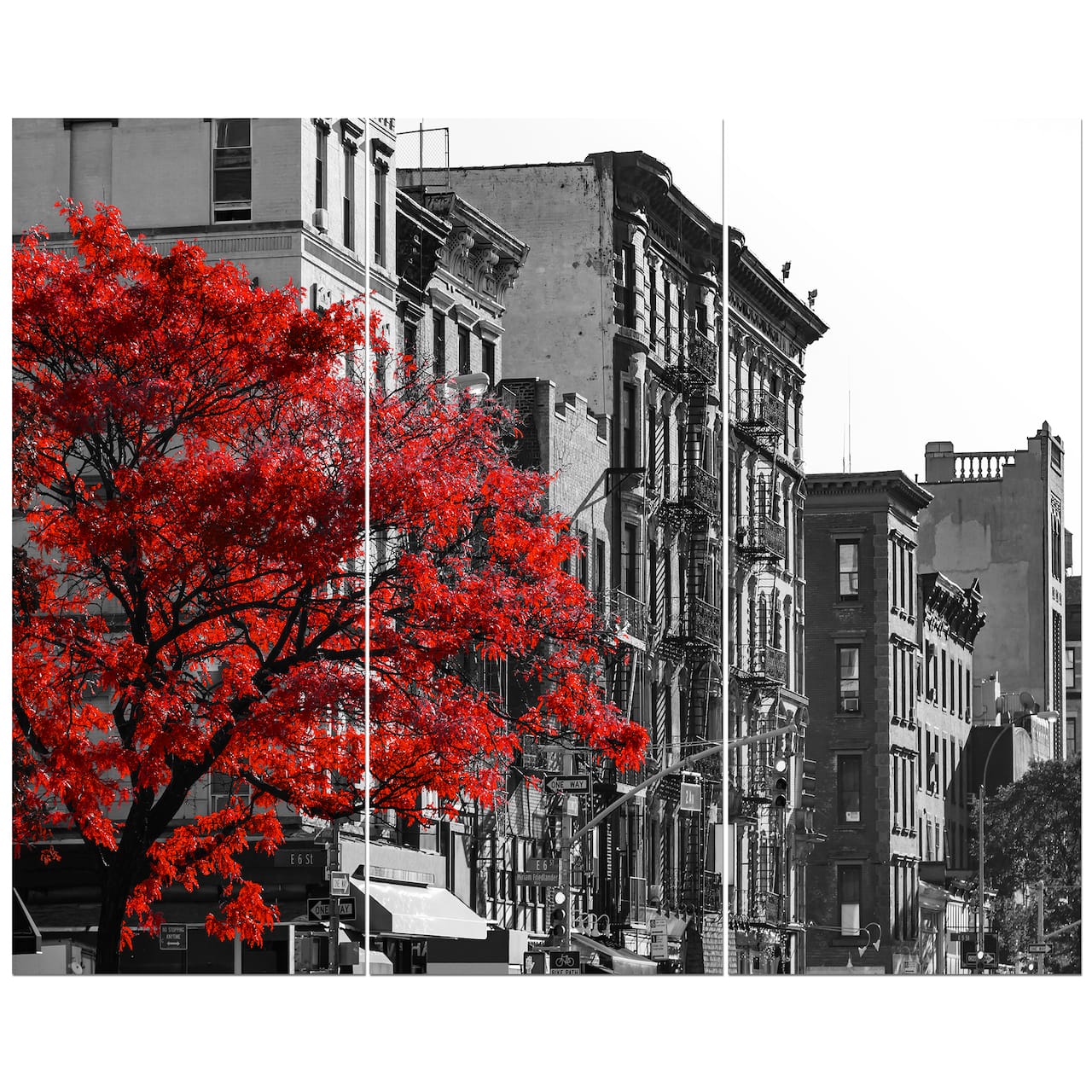 Designart - Red Tree on Black and White New York City Street - Floral Cityscapes Photographic on Wrapped Canvas set